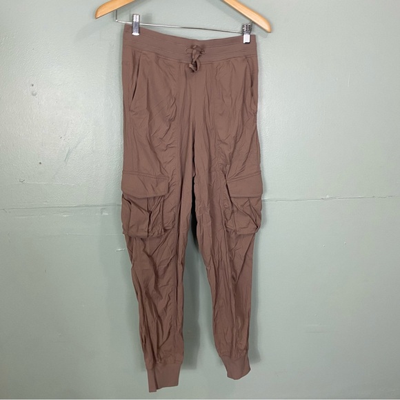 Lululemon Dance Studio Relaxed Fit Mid Rise Cargo Jogger Taupetastic XS - Picture 2 of 8